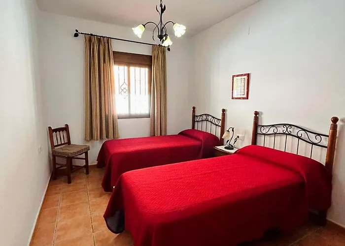 Casa Con Piscina Privada Muy Cerca Del Pueblo Domek alpejski