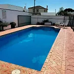 Шале Casa Con Piscina Privada Muy Cerca Del Pueblo