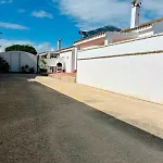 Шале Casa Con Piscina Privada Muy Cerca Del Pueblo