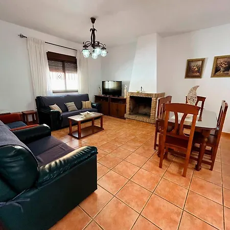 Casa Con Piscina Privada Muy Cerca Del Pueblo