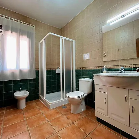 Chalet Casa Con Piscina Privada Muy Cerca Del Pueblo