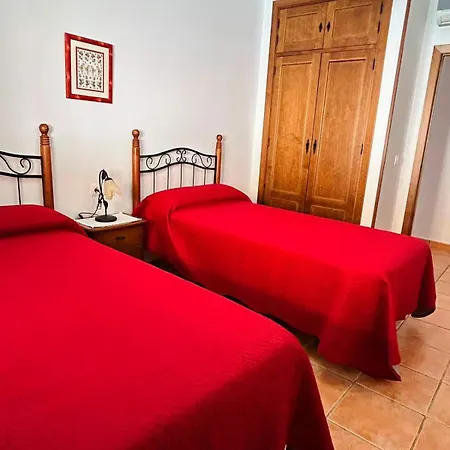 Casa Con Piscina Privada Muy Cerca Del Pueblo *