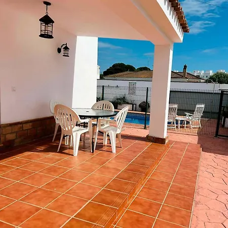 Chalet Casa Con Piscina Privada Muy Cerca Del Pueblo