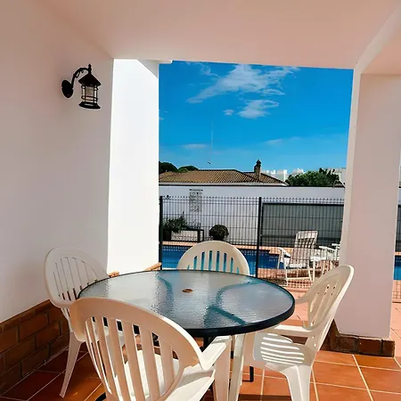 Casa Con Piscina Privada Muy Cerca Del Pueblo Horská chata