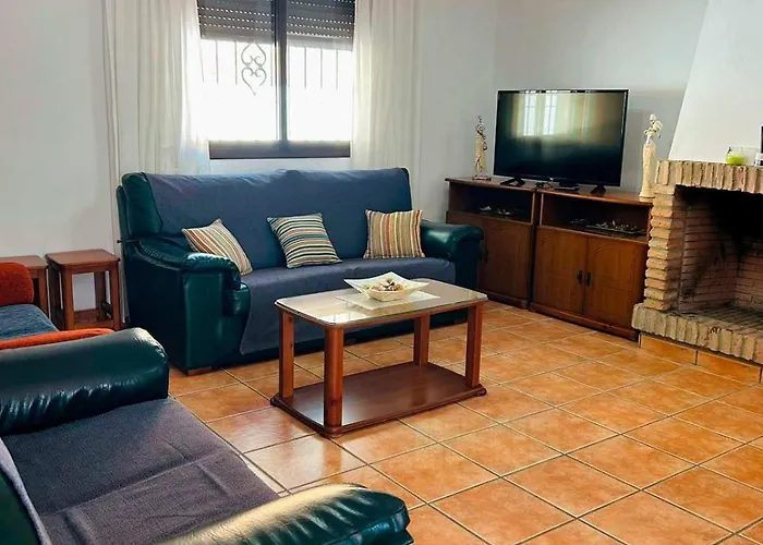 Casa Con Piscina Privada Muy Cerca Del Pueblo 木屋