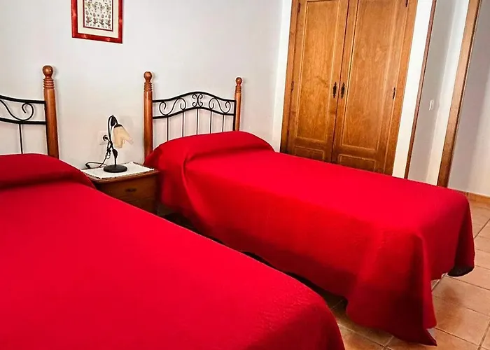 Casa Con Piscina Privada Muy Cerca Del Pueblo *